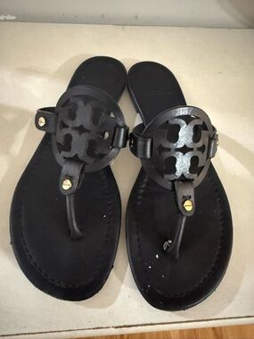 Tory Burch Matte Black Miller Leather Logo Thong Sandals, size 8M Authentic